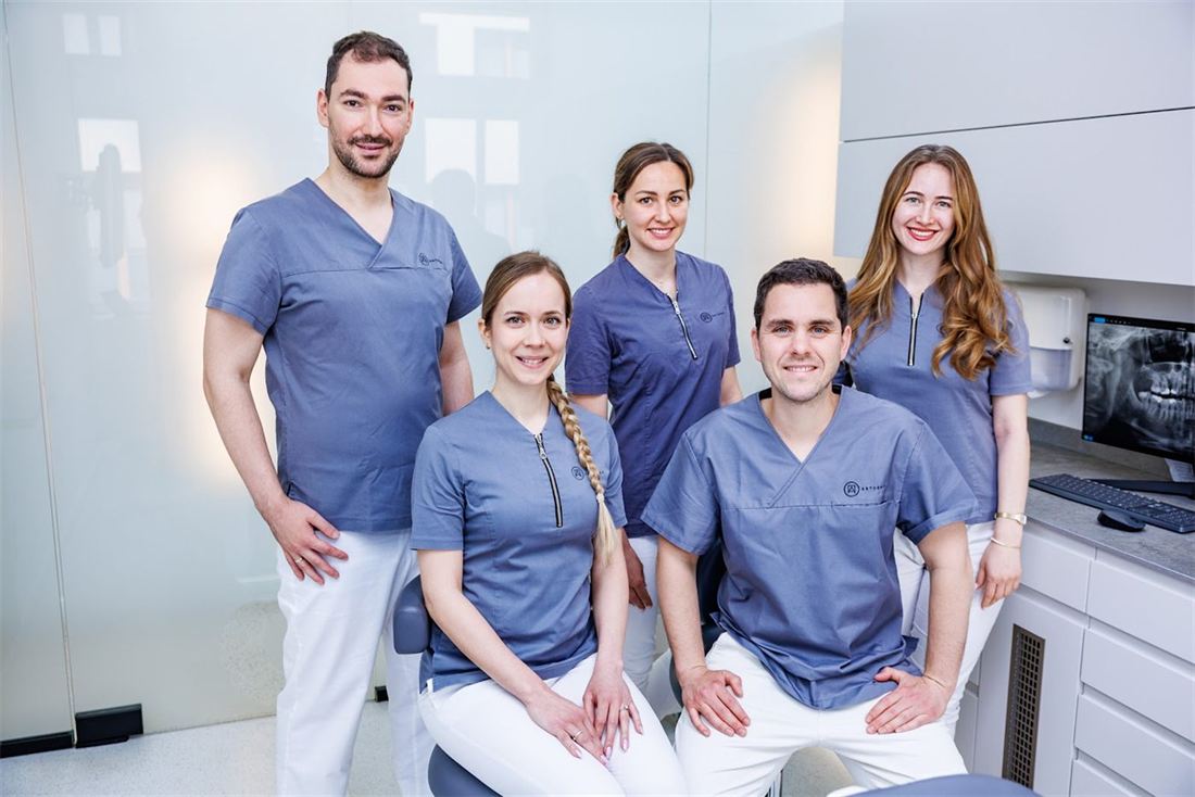 Das Team der Artdent Zahnklinik