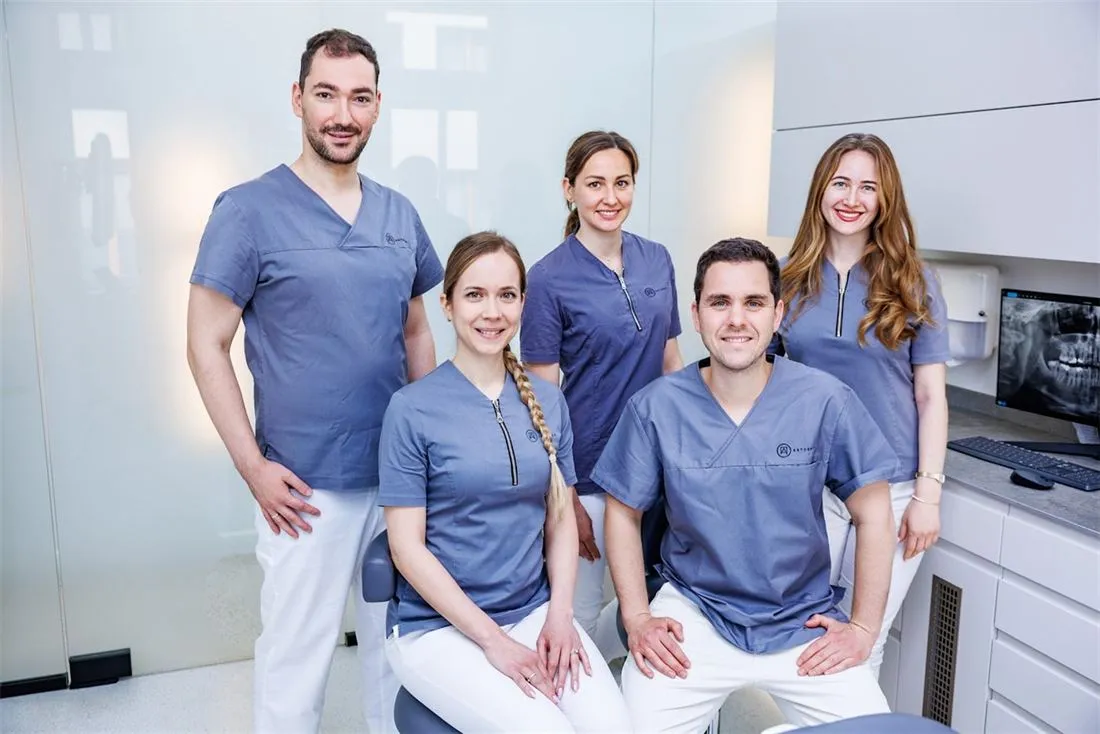 Das Team der Artdent Zahnklinik