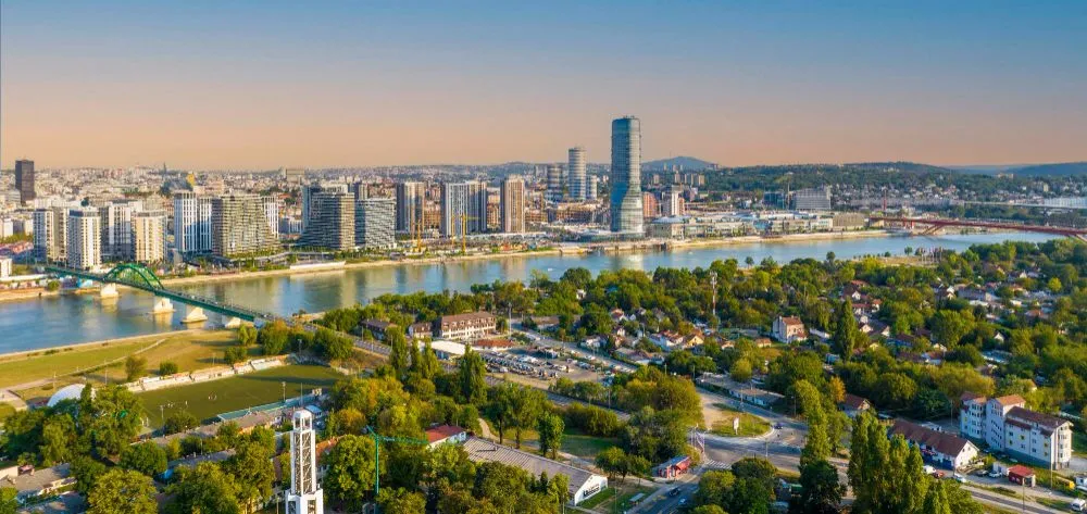 Belgrad — Skyline an der Save