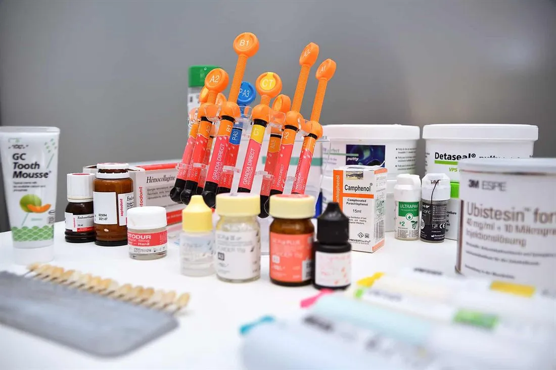 Dentalmaterialien